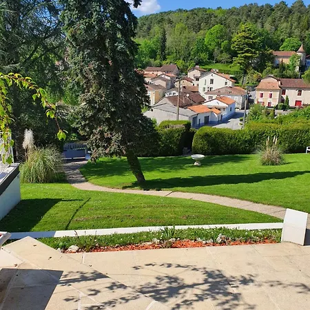 Maison De Robert 3* Saint-Aquilin